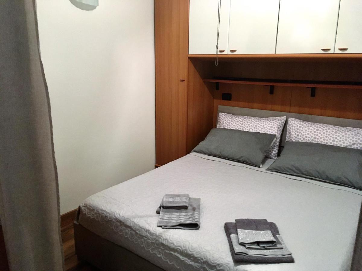 Studio Flat Close To Terme Сирмионе Екстериор снимка